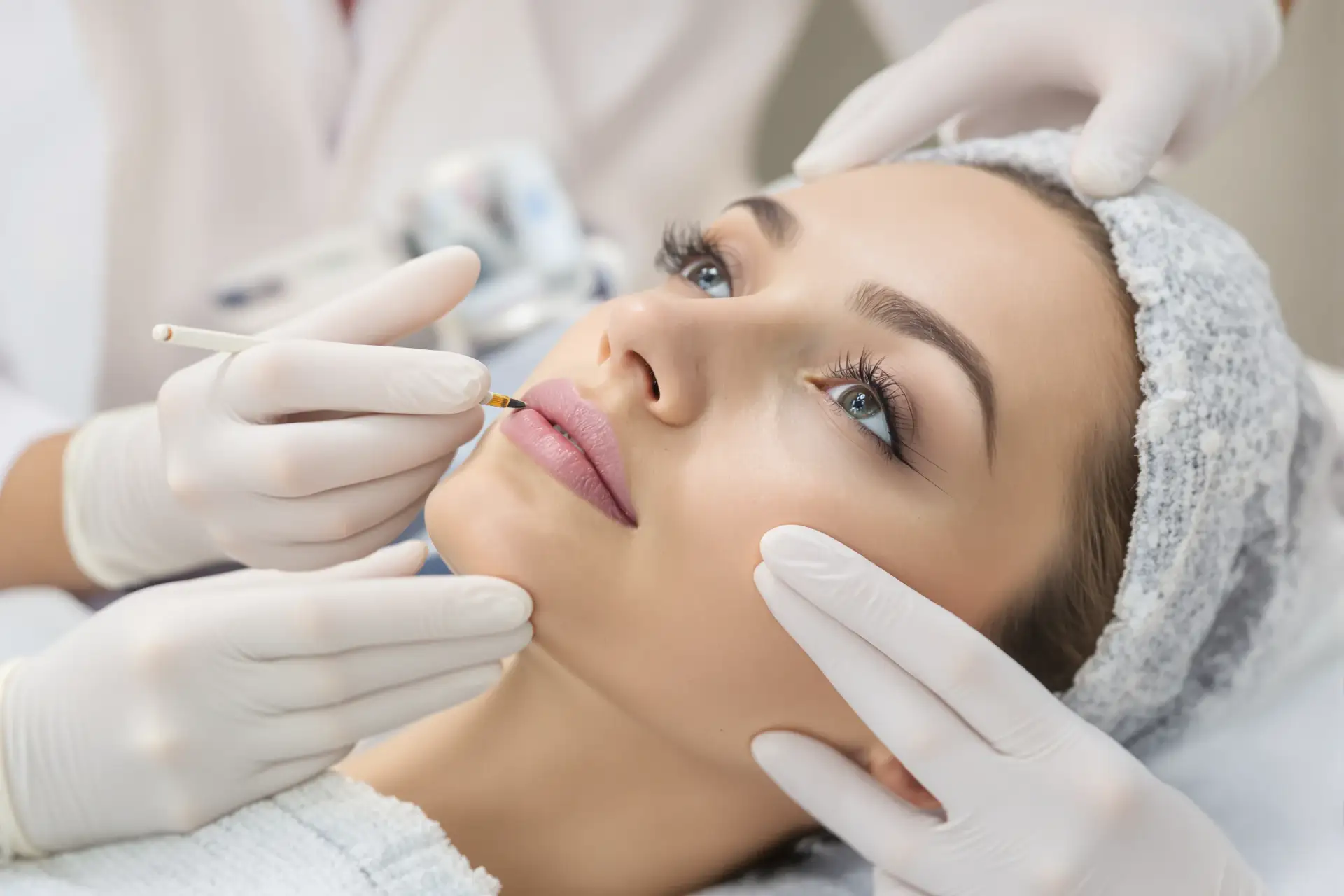 Blepharoplasty (Eyelid Surgery): Techniques and Healing
